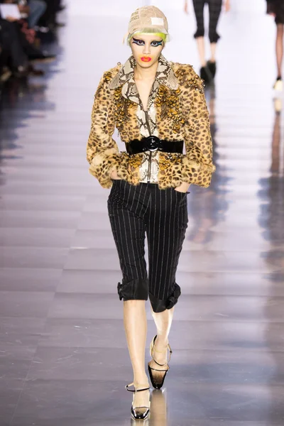 Look 28